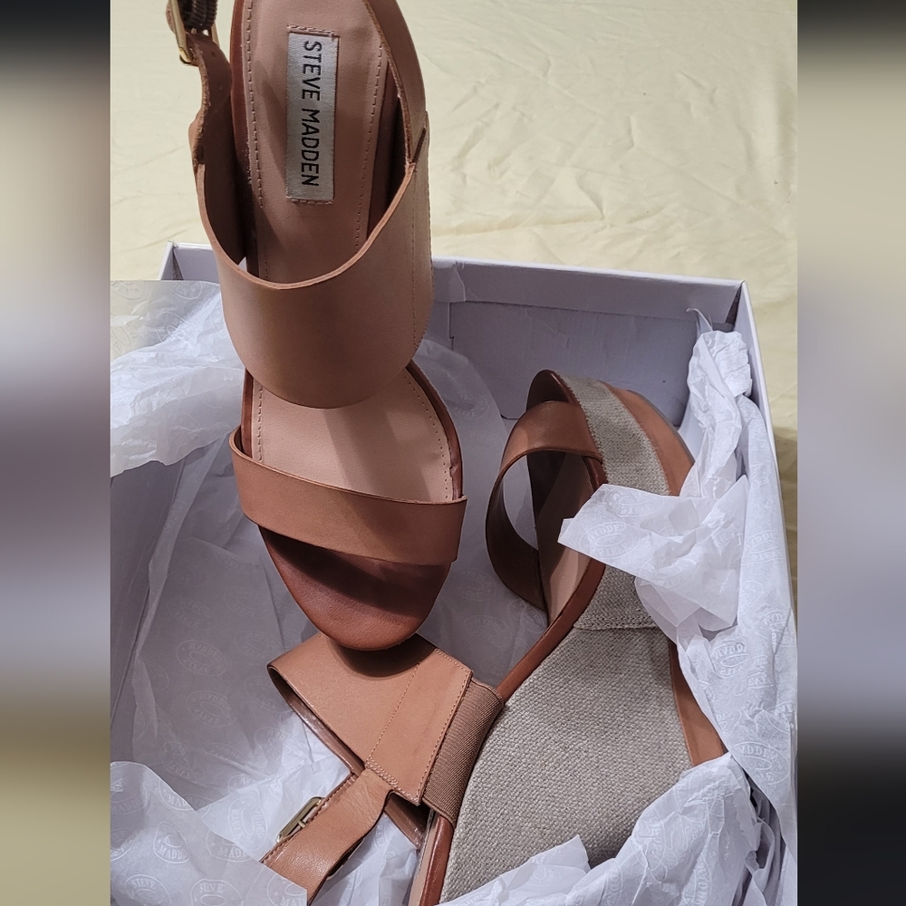 Steven Madden Sandals - Picture 3 of 6